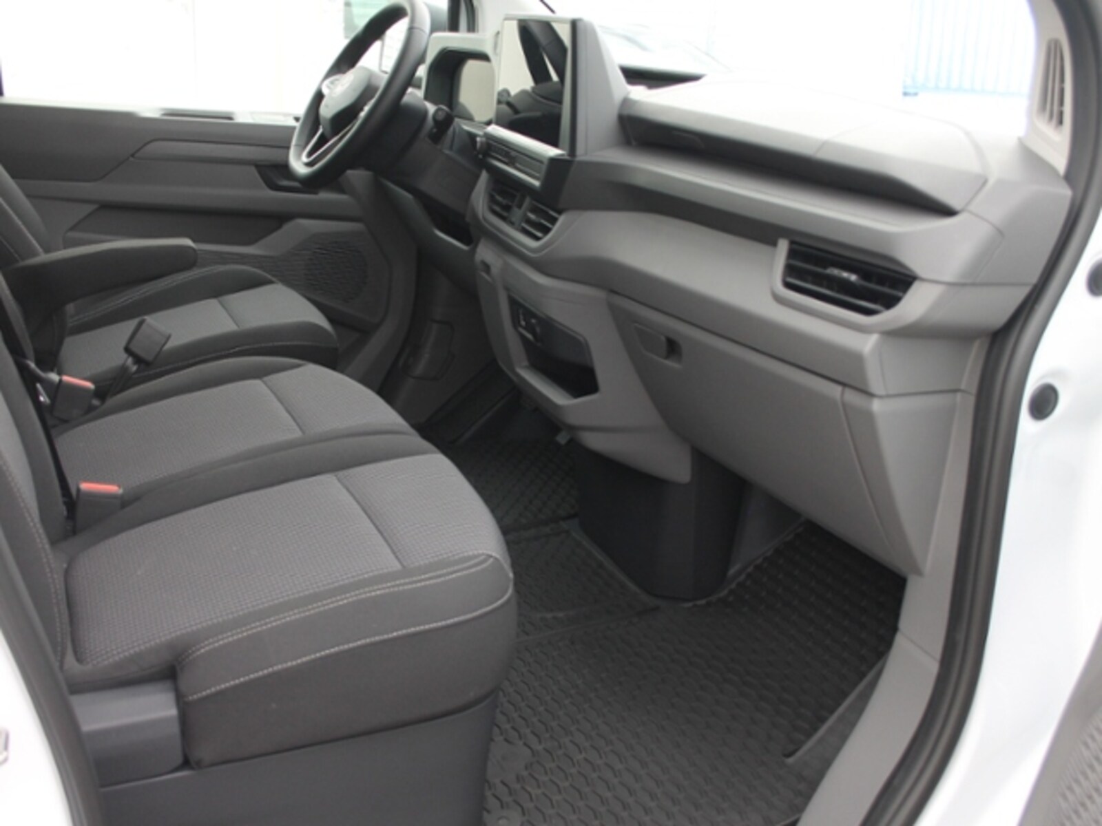 Volkswagen Transporter Kombi kurzer Radstand – Bild 15