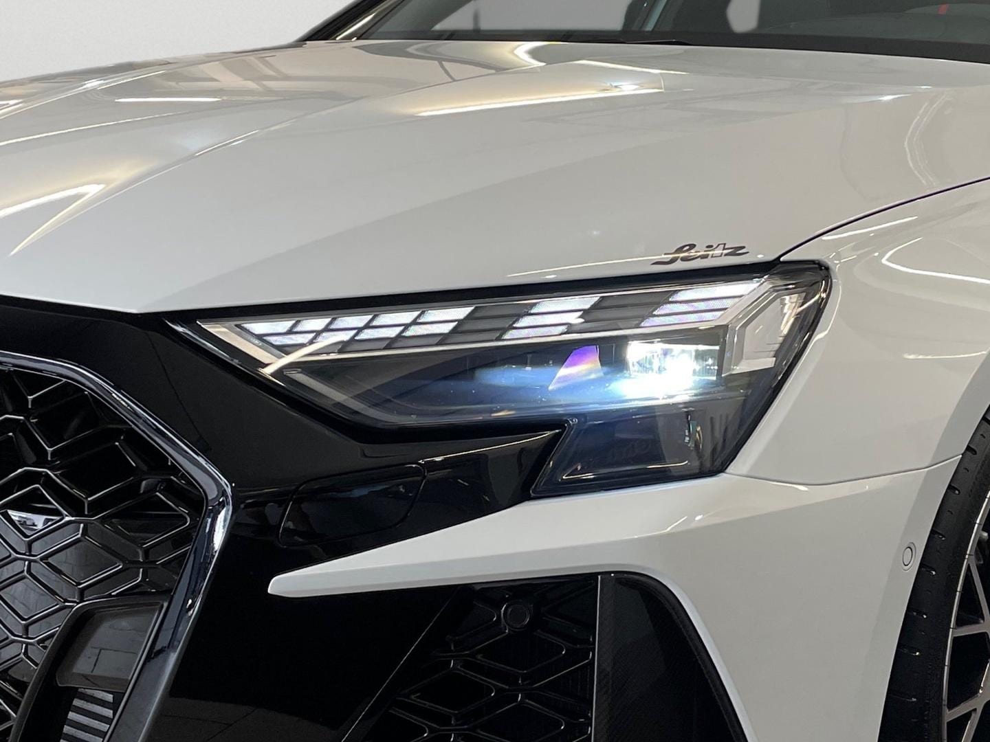Bild über Audi RS 3 Limousine TFSI quattro S tronic - für weitere Informationen kontaktieren Sie den Audi Partner