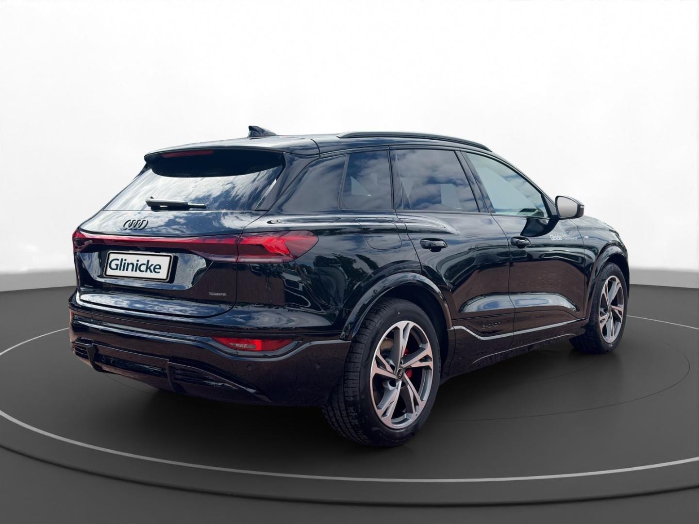 Bild über Audi Q6 SUV e-tron S line business e-tron quattro 315 kW - für weitere Informationen kontaktieren Sie den Audi Partner