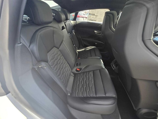 2026 Audi S e-tron GT Prestige - Photo 12