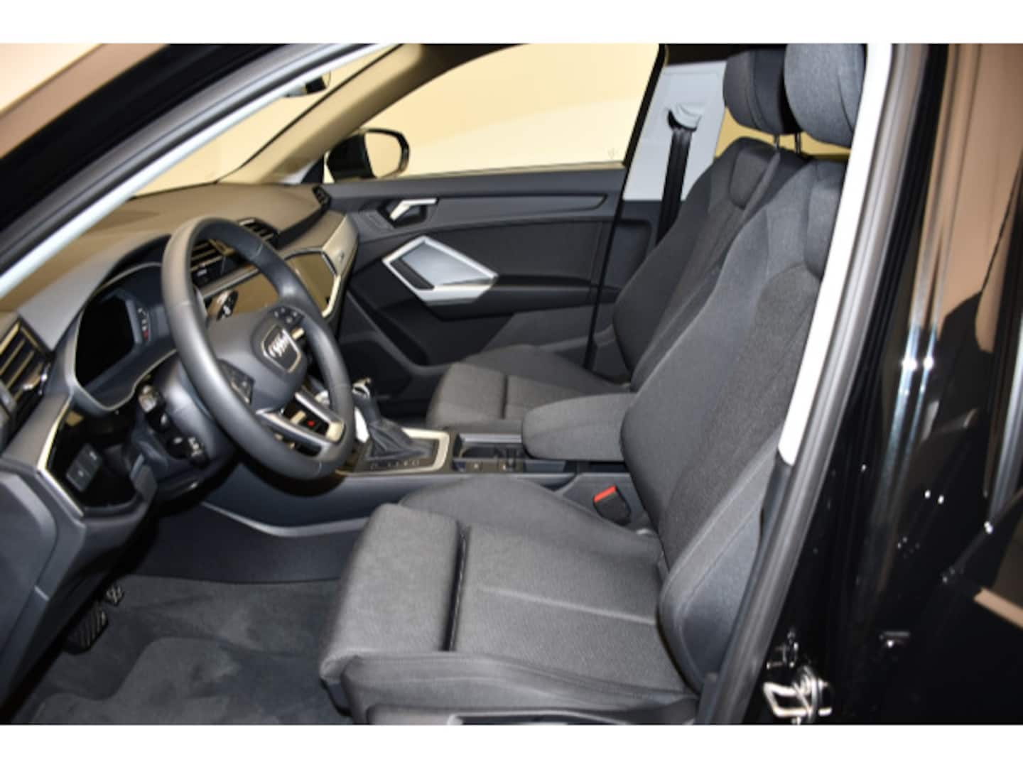 Bild über Audi Q3 TFSI 110 kW S tronic - für weitere Informationen kontaktieren Sie den Audi Partner