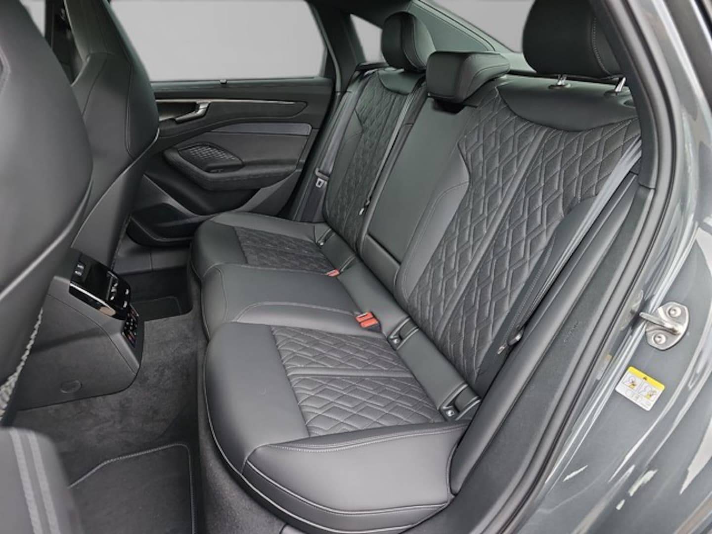 Bild über Audi A6 Limousine TDI quattro 150 kW S tronic - für weitere Informationen kontaktieren Sie den Audi Partner