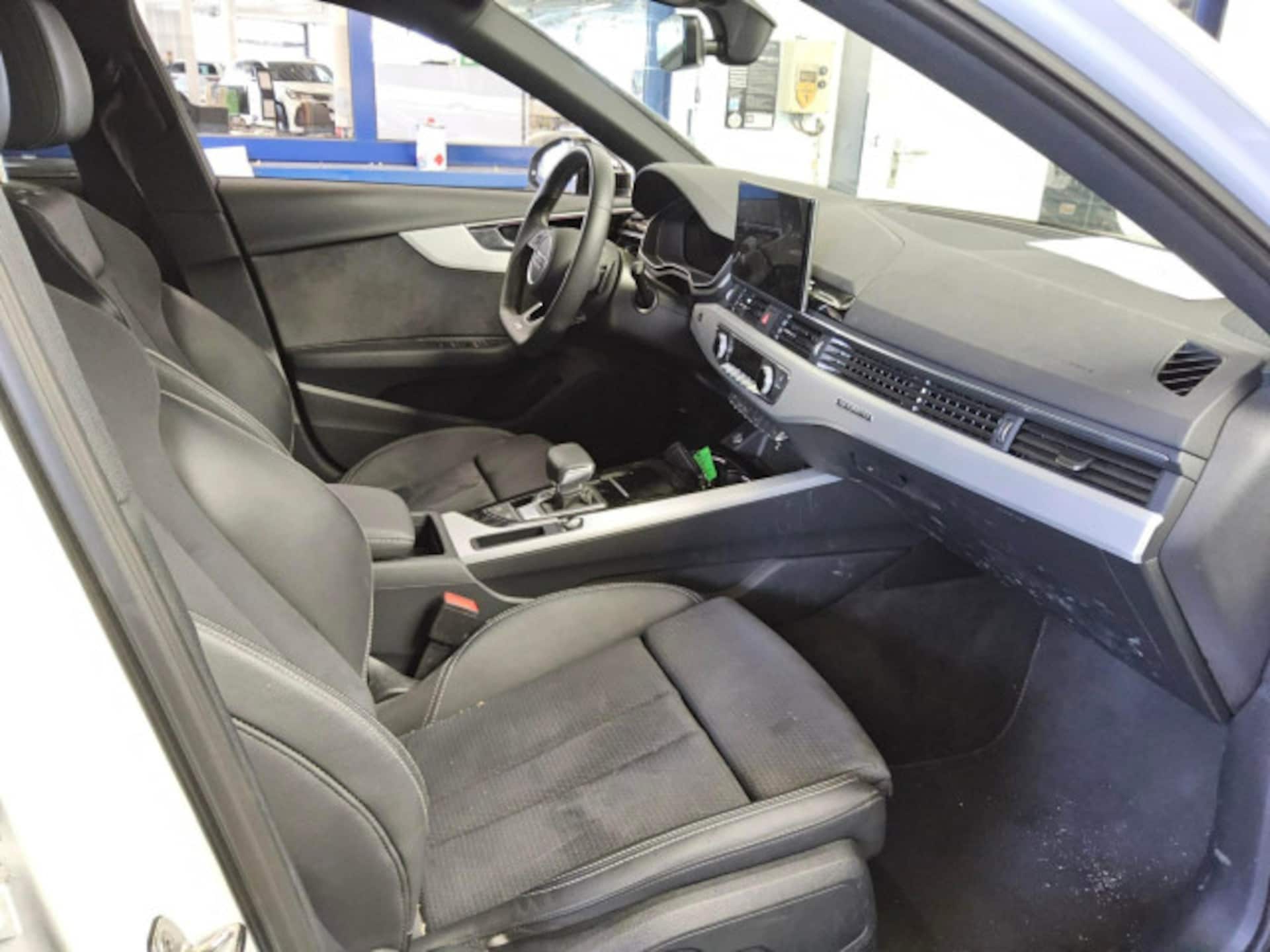 Audi A4 Avant S line