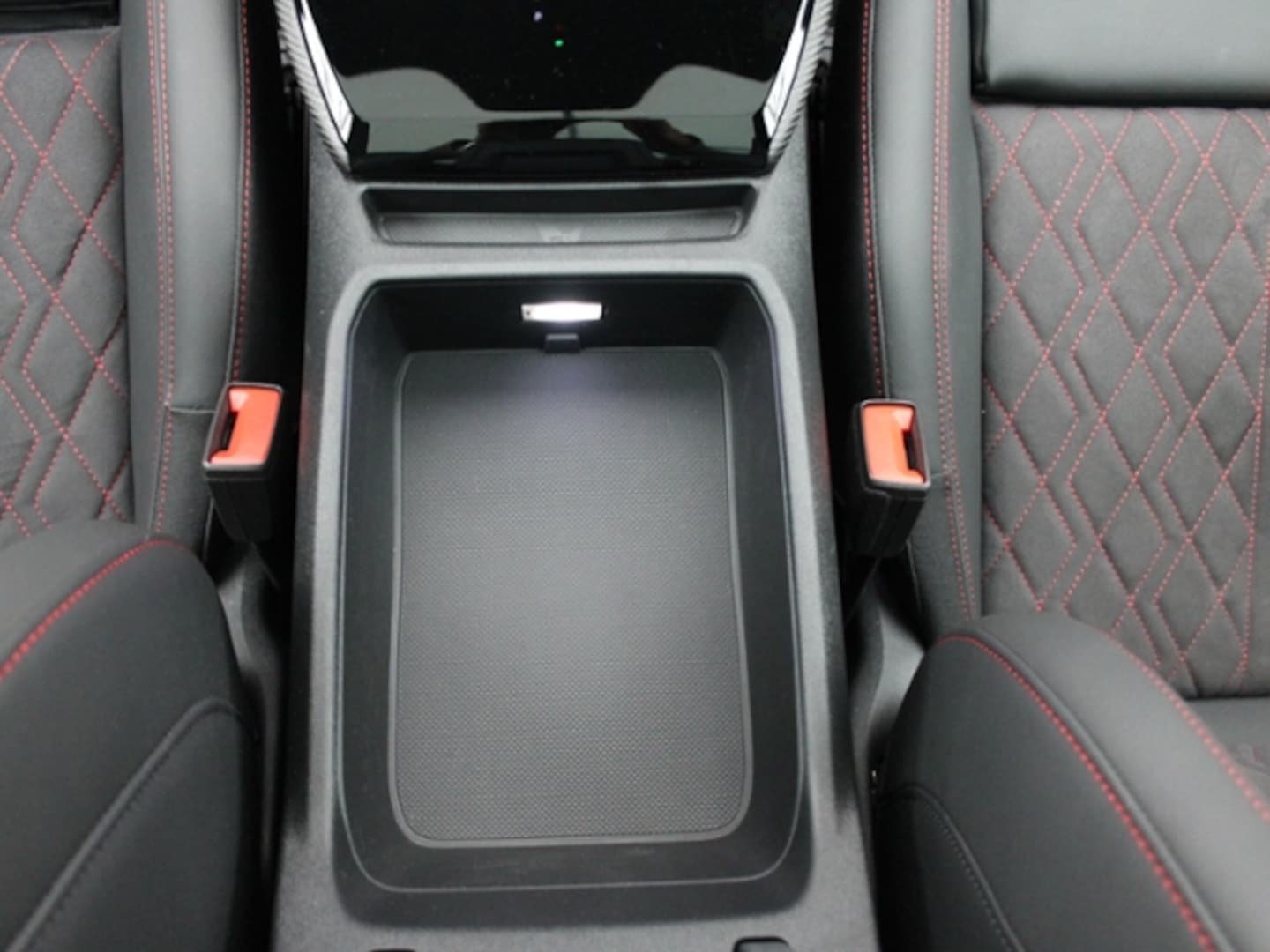 Bild über Audi A6 Avant TFSI quattro 270 kW S tronic - für weitere Informationen kontaktieren Sie den Audi Partner