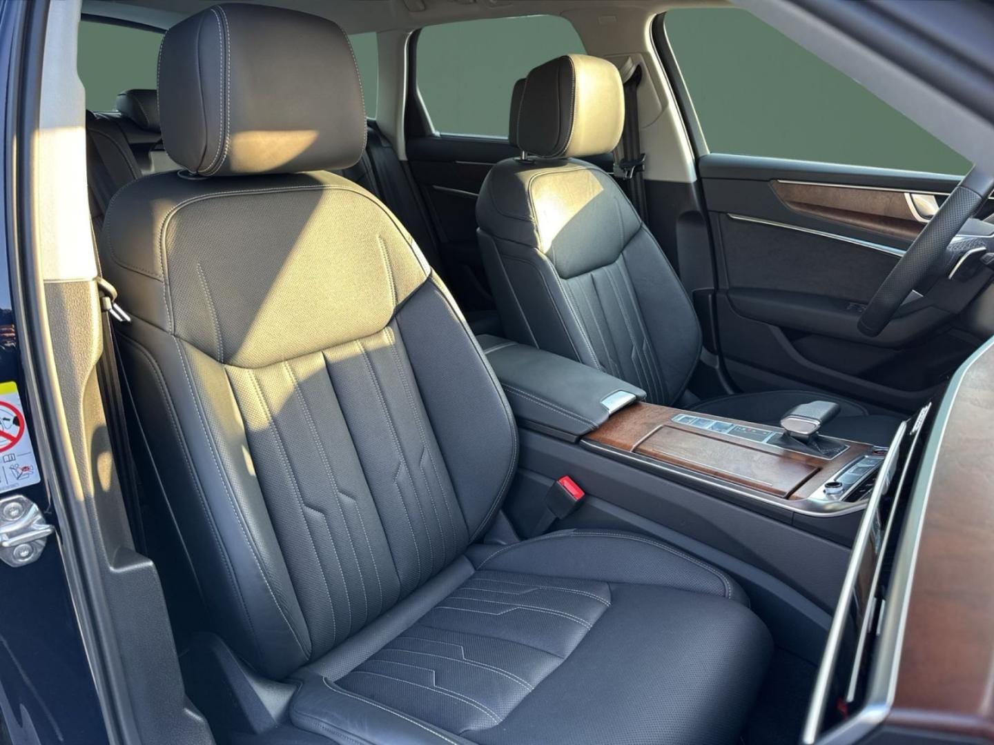 Bild über Audi S6 Avant TDI quattro tiptronic - für weitere Informationen kontaktieren Sie den Audi Partner