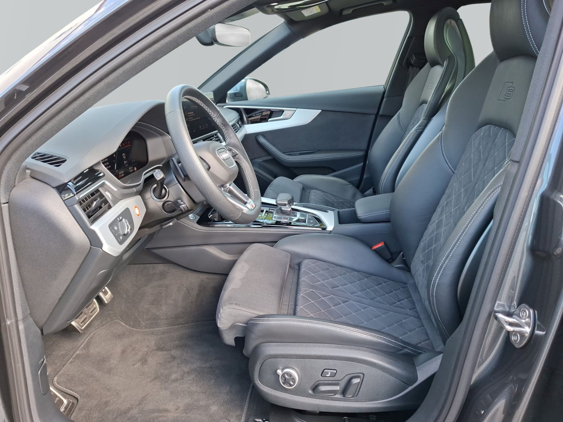 Audi A4 Avant S line