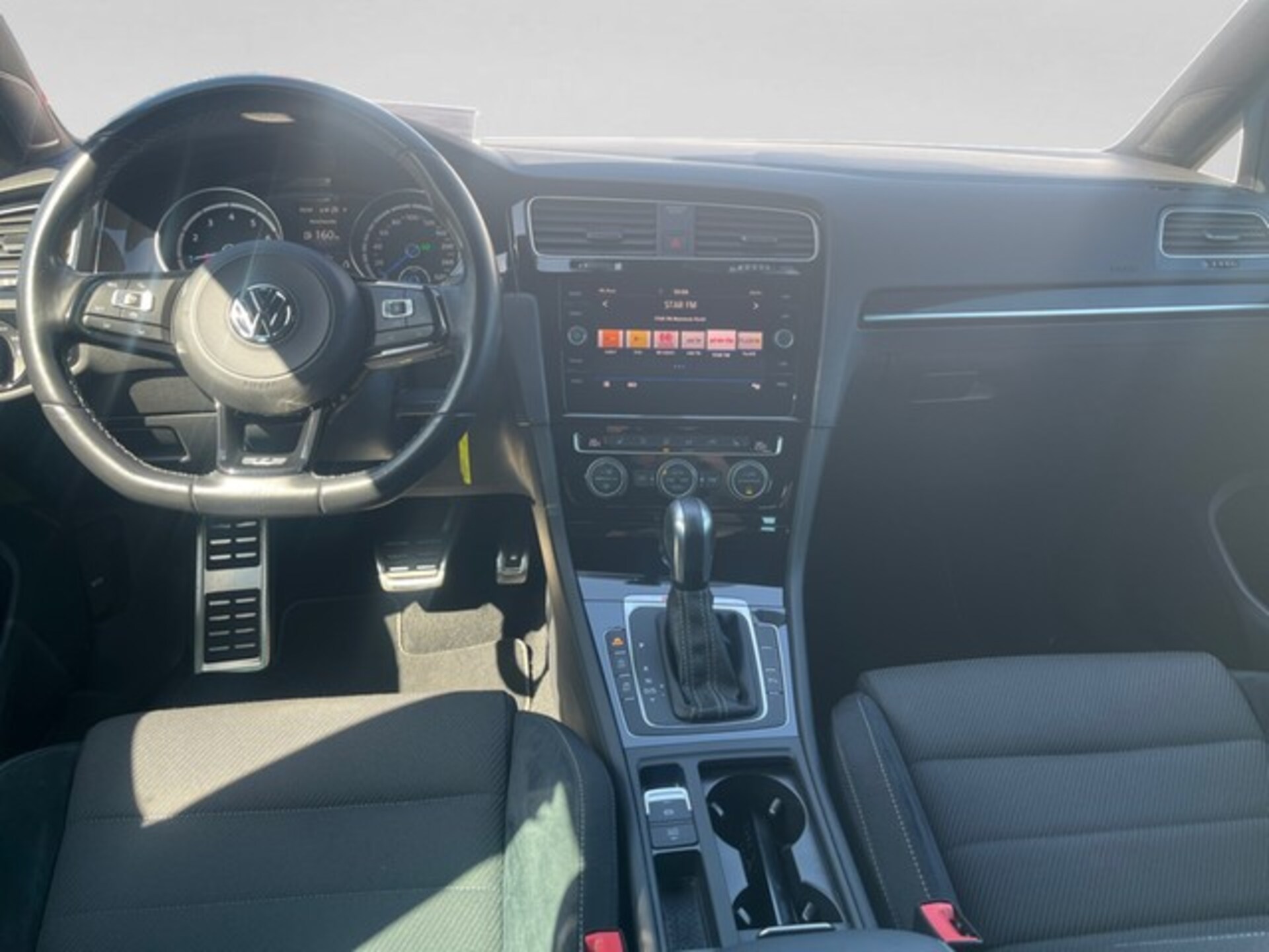 Volkswagen Golf Variant R