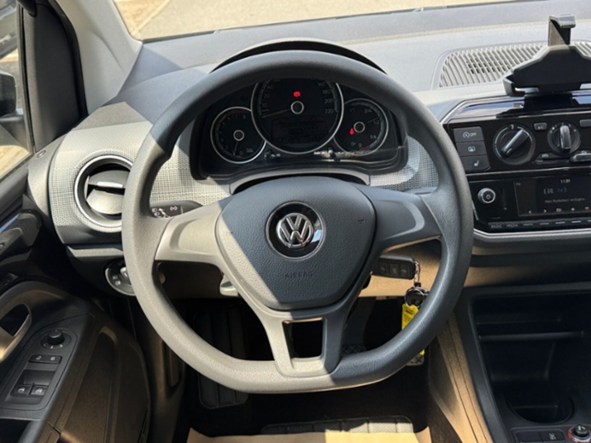 Volkswagen up! join up!