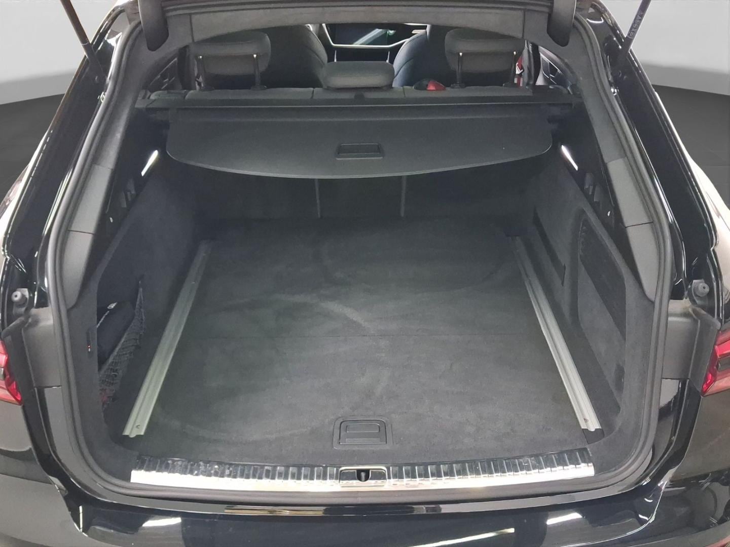 Bild über Audi S6 Avant TDI quattro tiptronic - für weitere Informationen kontaktieren Sie den Audi Partner