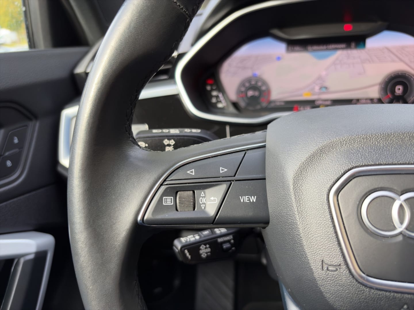Bild über Audi Q3 S line 35 TFSI S tronic - für weitere Informationen kontaktieren Sie den Audi Partner