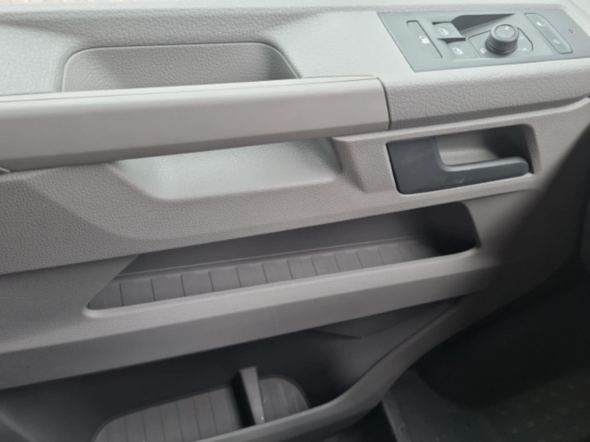 Volkswagen T6.1 Transporter Kasten kurzer Radstand