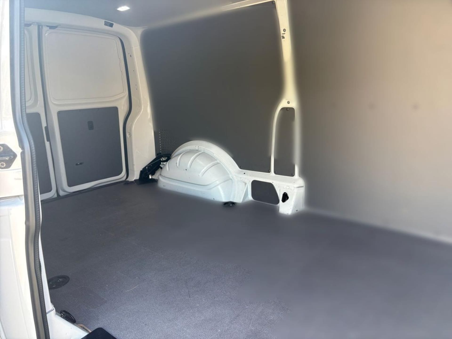 Volkswagen T6.1 Transporter Kasten langer Radstand
