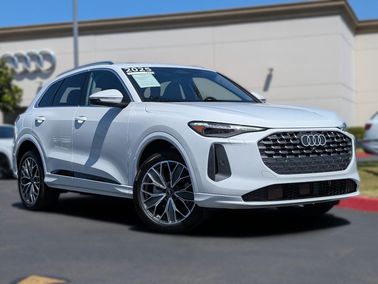 2025 Audi Q5 40 Premium Plus's photo