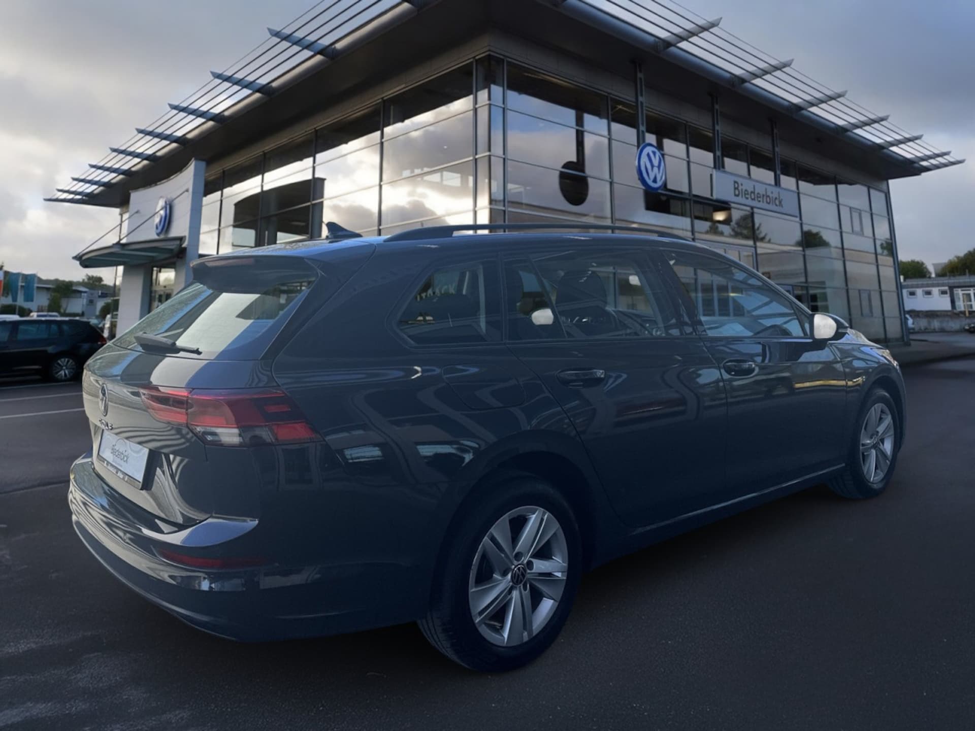 Volkswagen Golf Variant Life