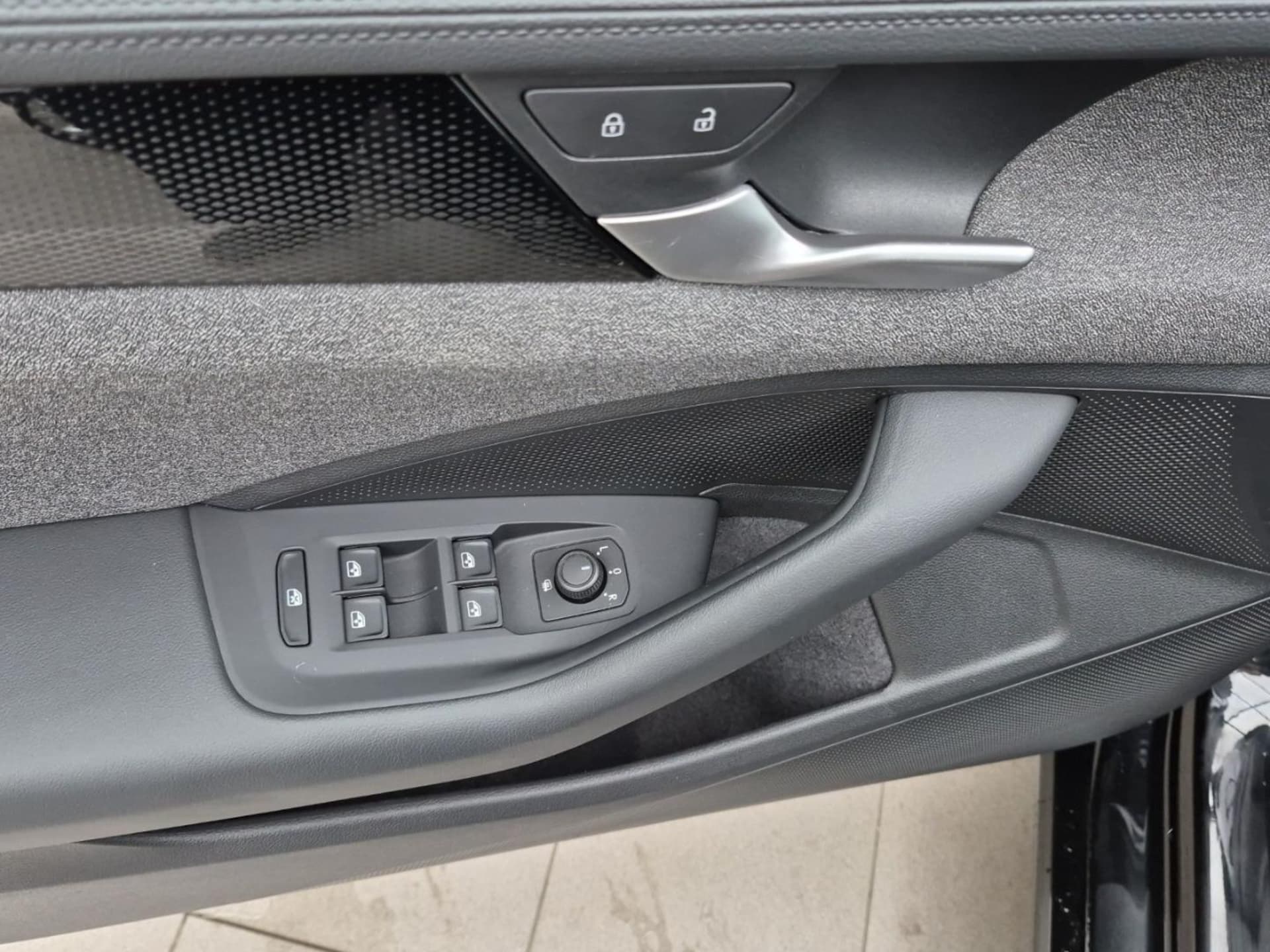 Volkswagen Passat Basis-Modell