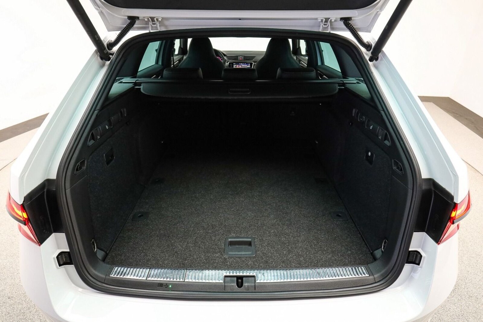 Škoda Superb Combi – Bild 25