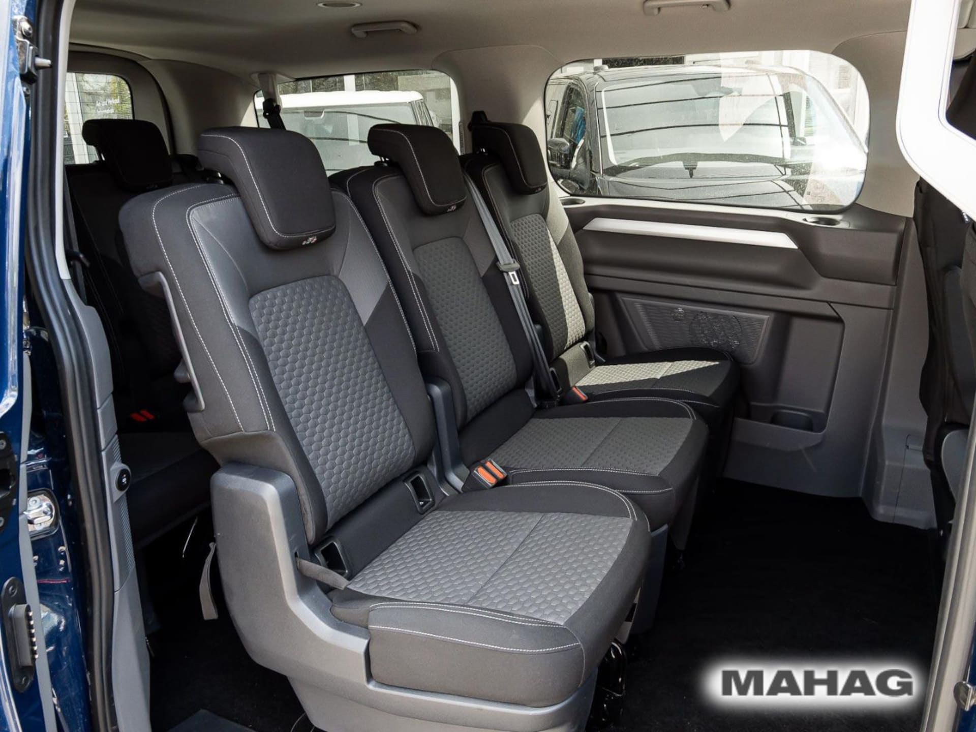 Volkswagen Caravelle Life