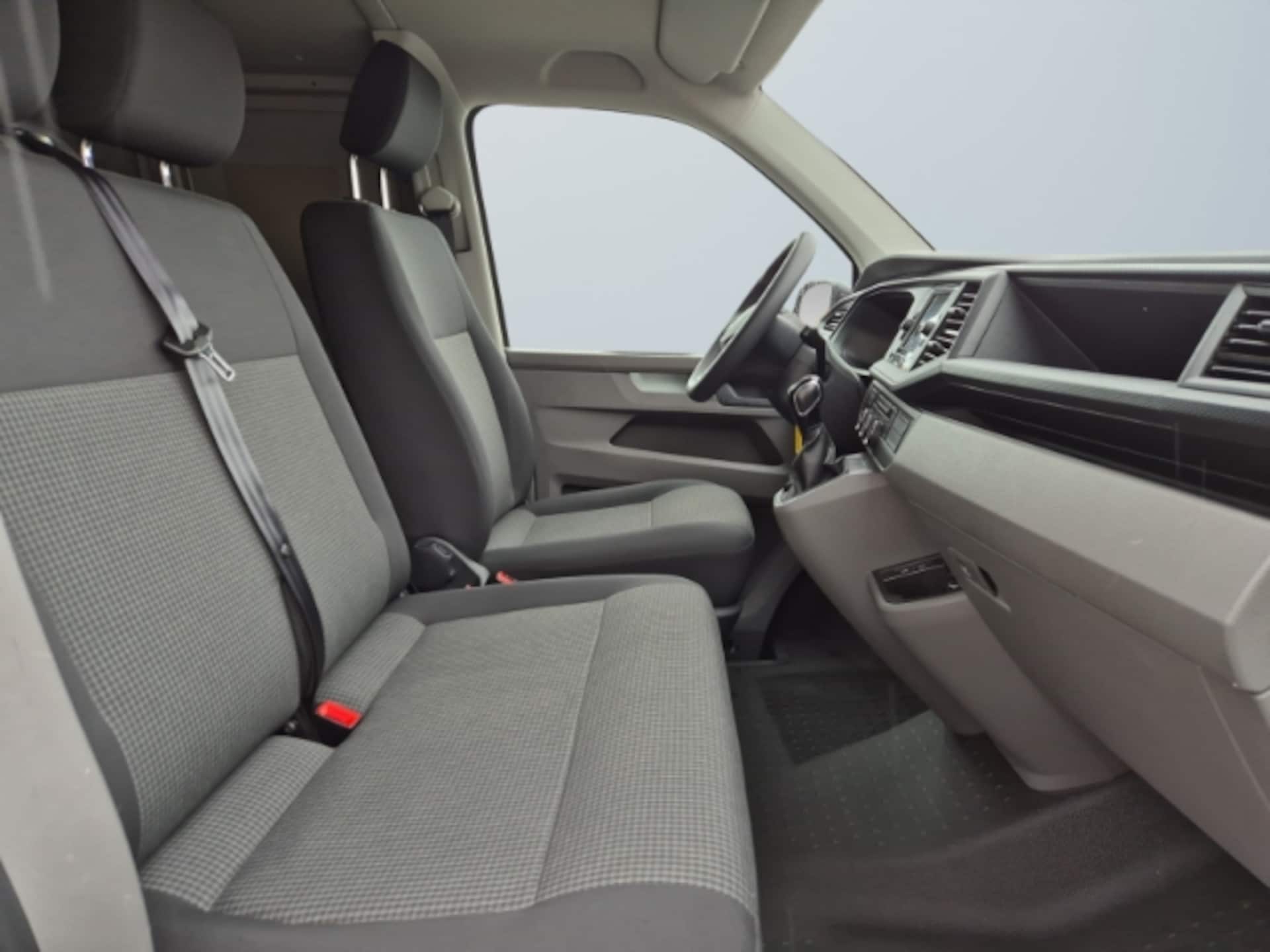 Volkswagen T6.1 Transporter Kasten langer Radstand