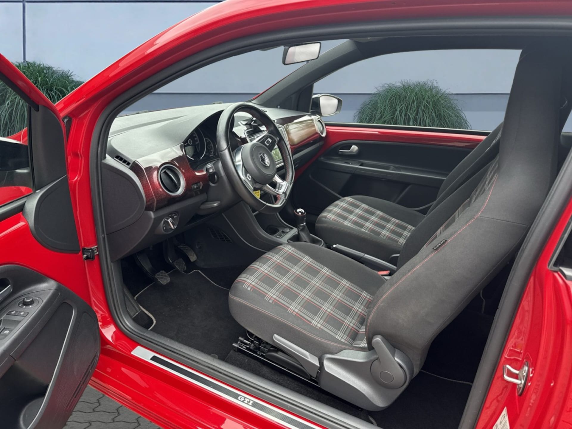 Volkswagen up! GTI