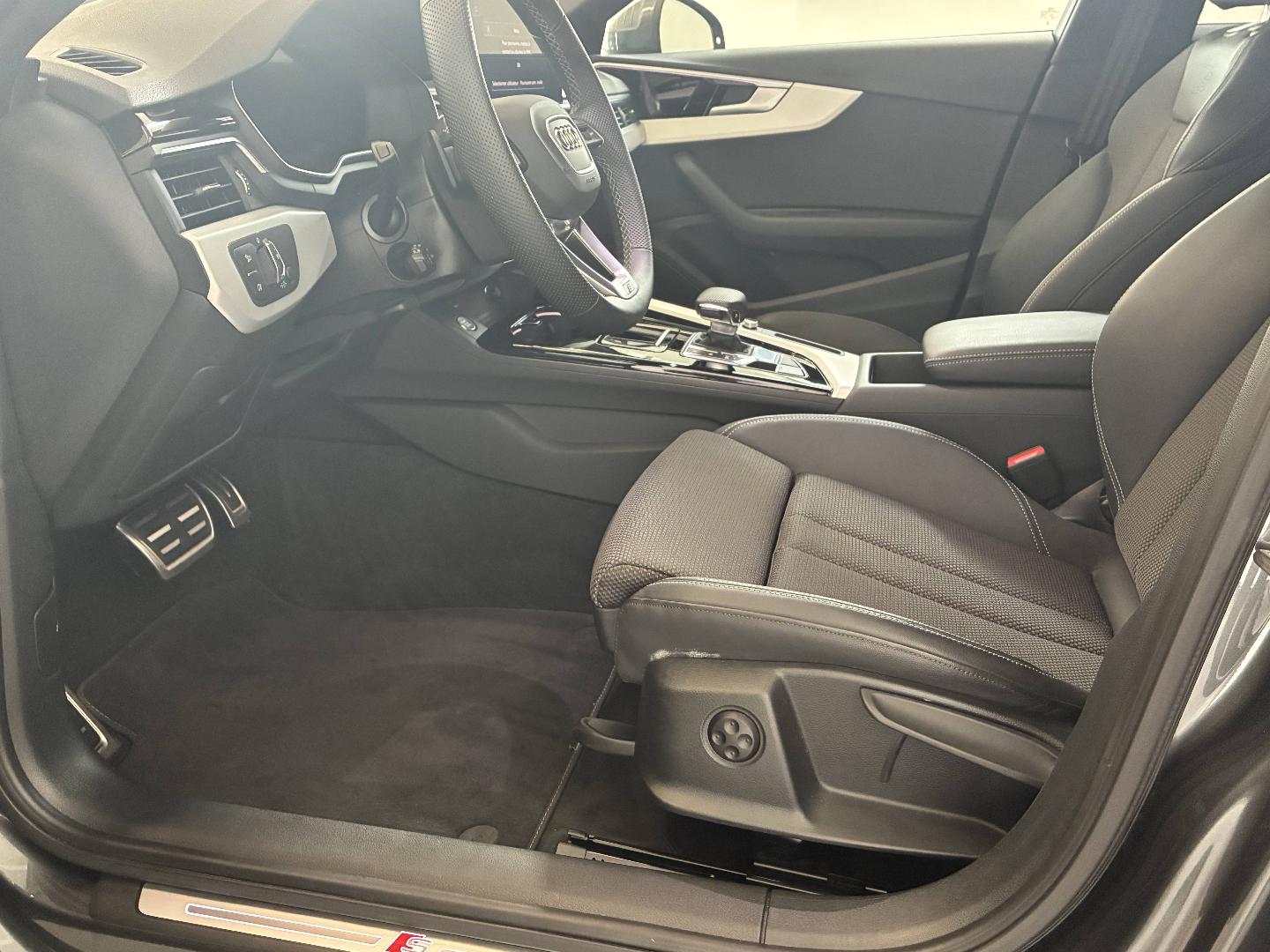 Image about Audi A4 Avant S Line 35 TFSI 110 kW (150 ch) S tronic