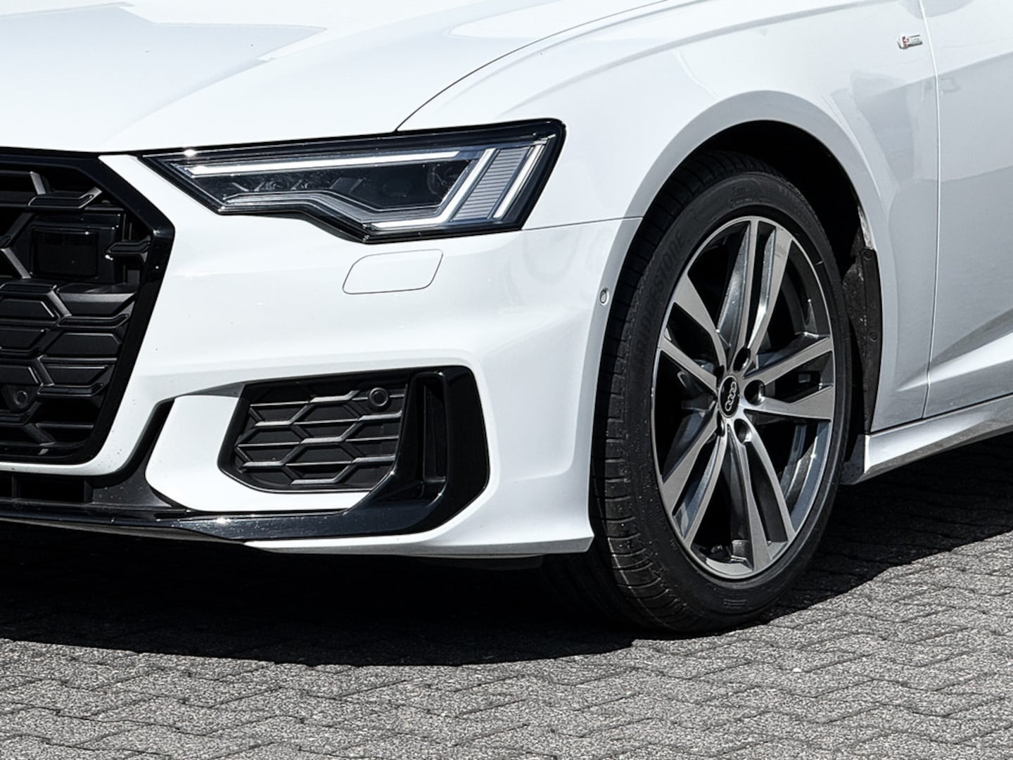 Bild über Audi A6 Avant S line 40 TDI S tronic - für weitere Informationen kontaktieren Sie den Audi Partner