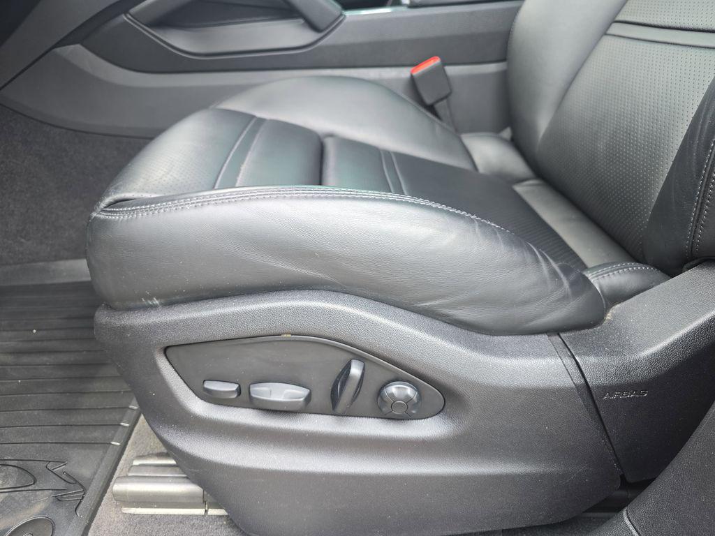 2023 Porsche Cayenne Base - Photo 31