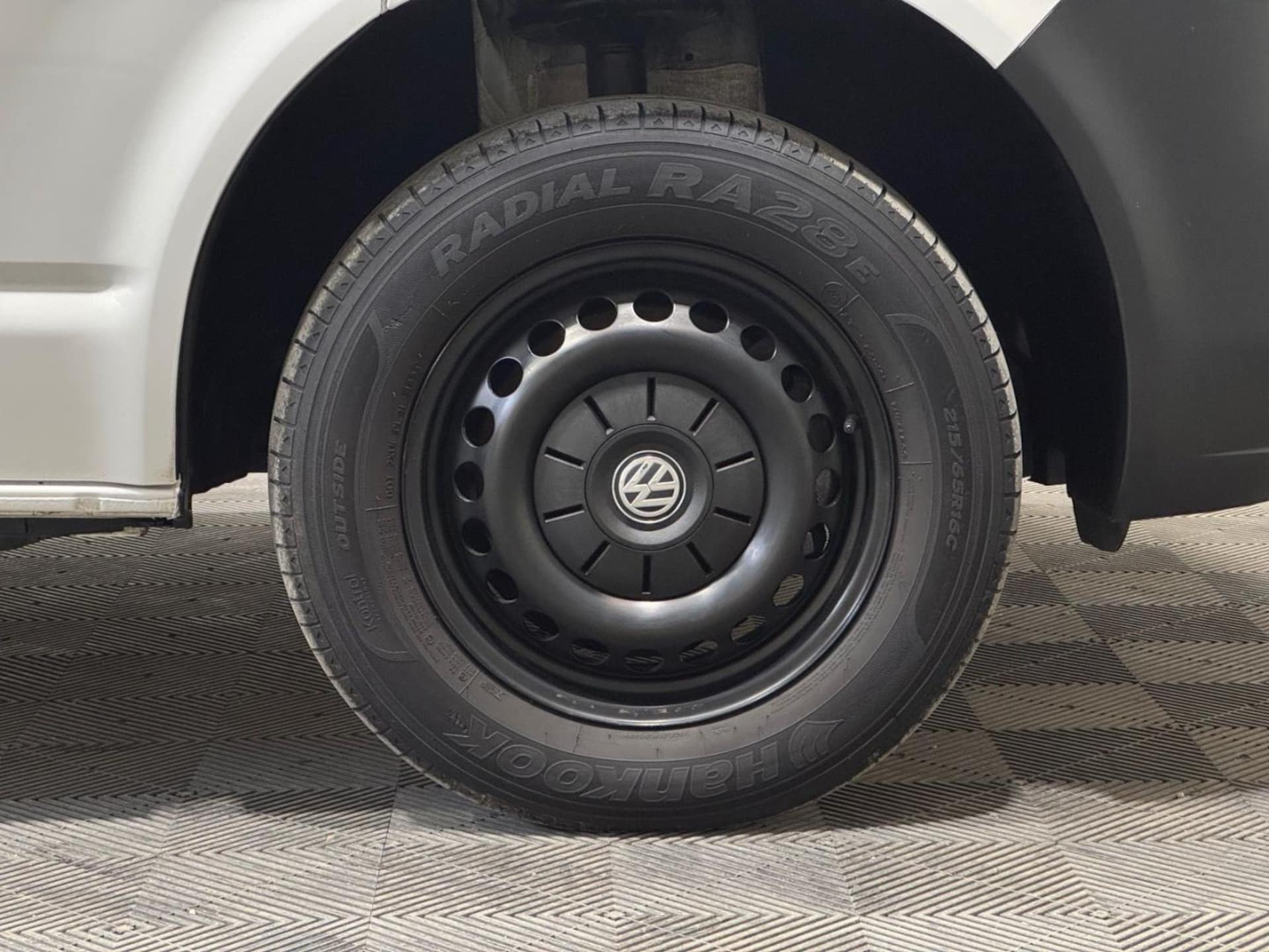Volkswagen T6.1 Transporter Kombi langer Radstand