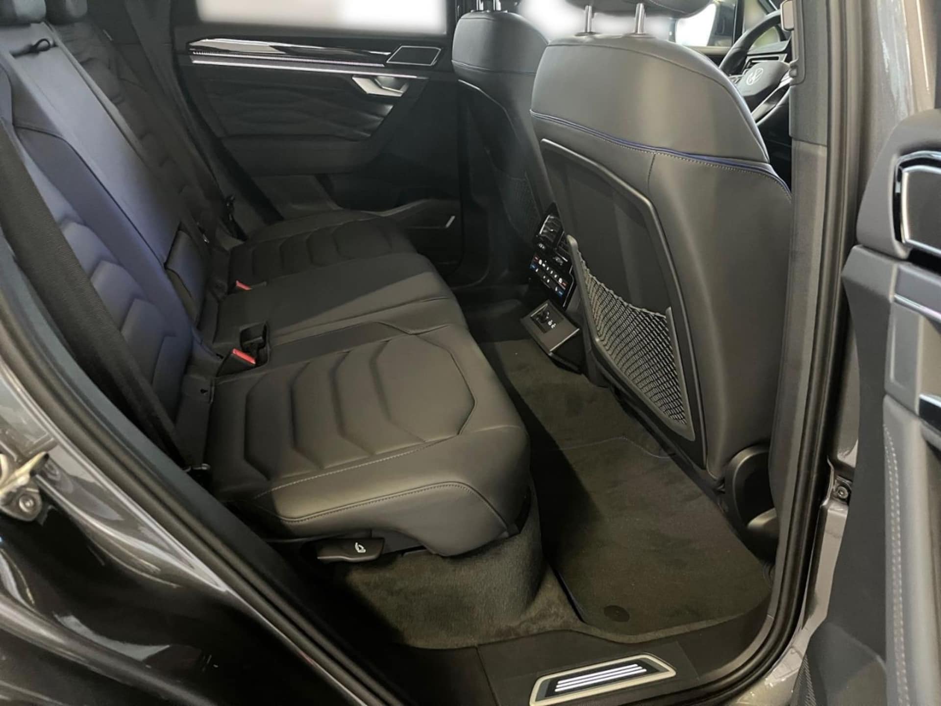 Volkswagen Touareg R