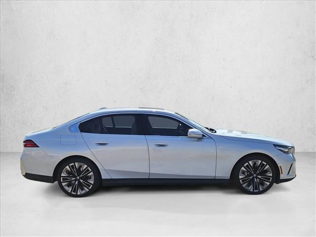 2024 BMW 530i
