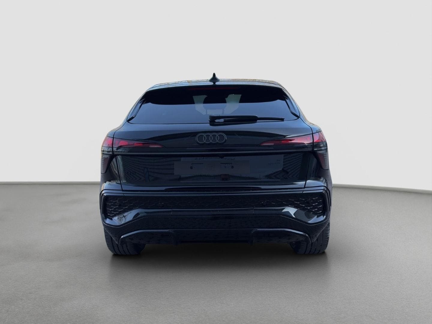 Bild über Audi Q3 Sportback e-hybrid e-hybrid 200 kW S tronic - für weitere Informationen kontaktieren Sie den Audi Partner