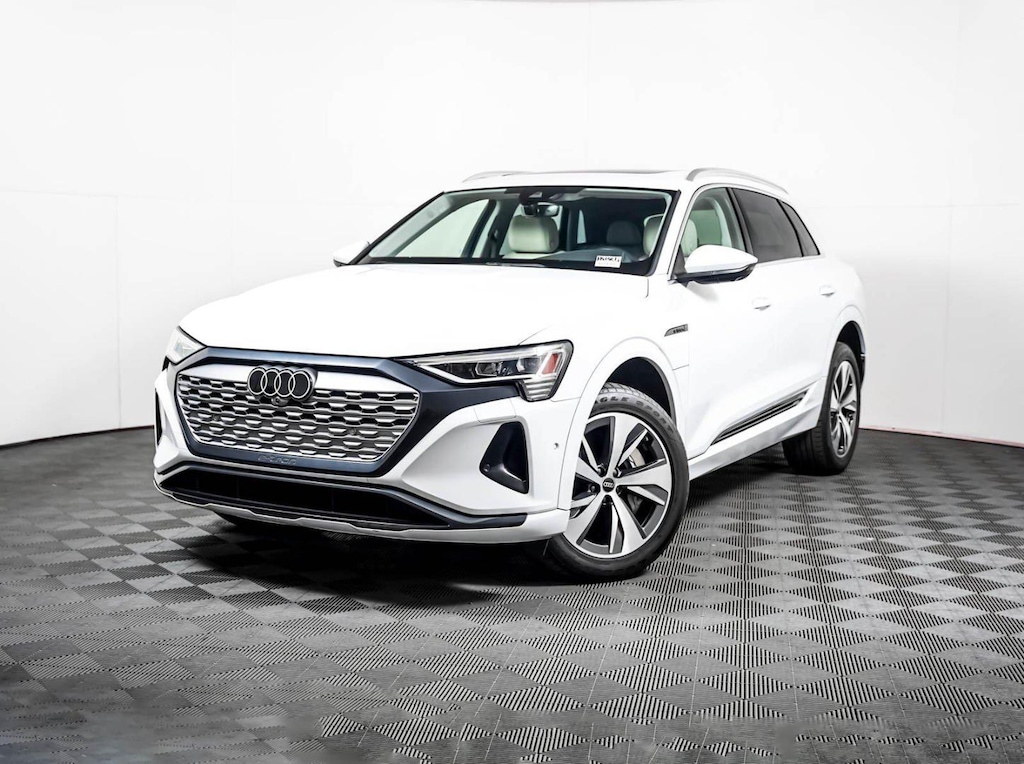 2024 Audi Q8 e-tron