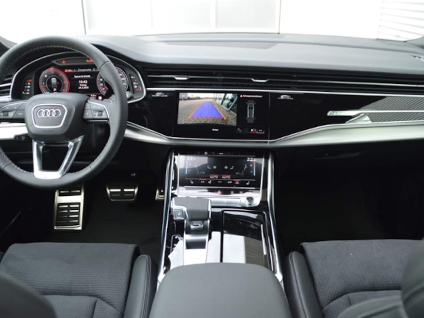 Bild über Audi Q7 competition plus 50 TDI quattro tiptronic - für weitere Informationen kontaktieren Sie den Audi Partner