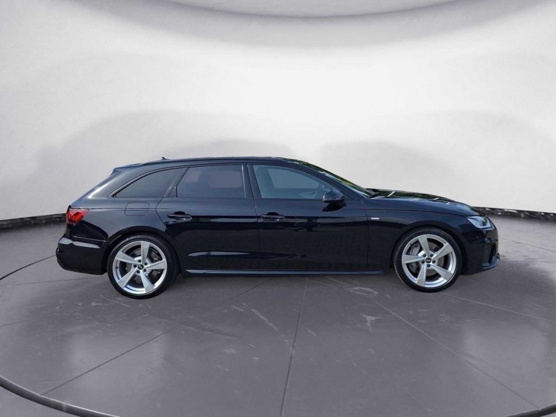 Audi A4 Avant S line
