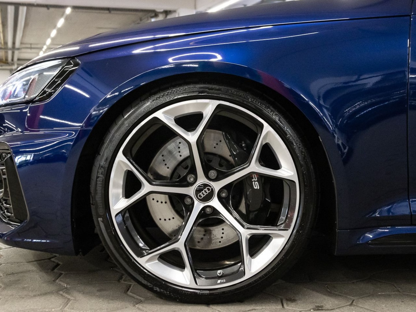 Bild über Audi RS 4 Avant TFSI quattro tiptronic - für weitere Informationen kontaktieren Sie den Audi Partner
