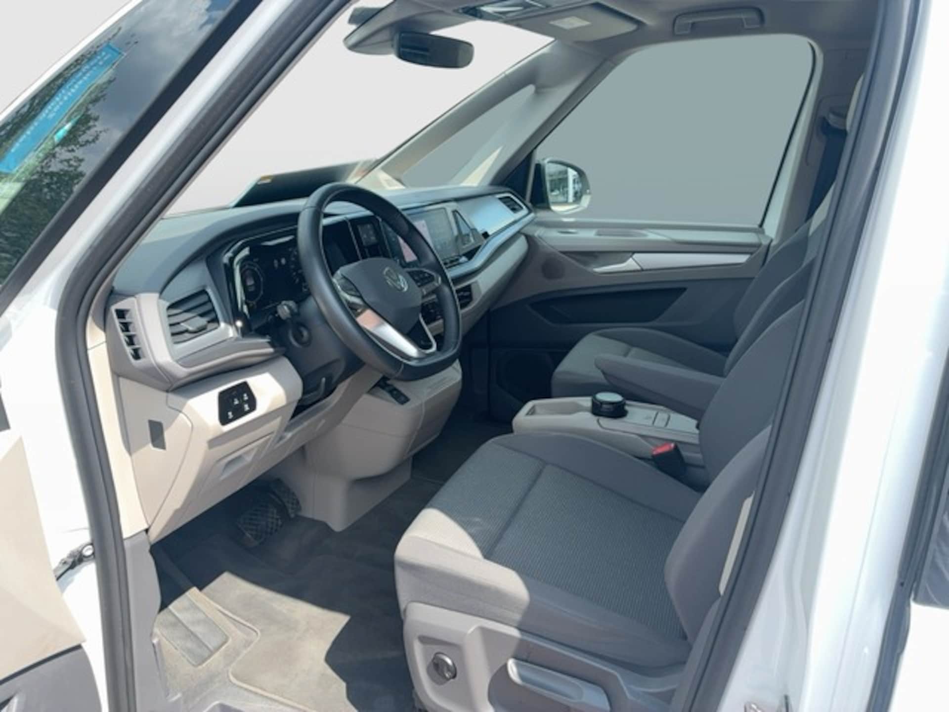 Volkswagen Multivan Basis-Modell
