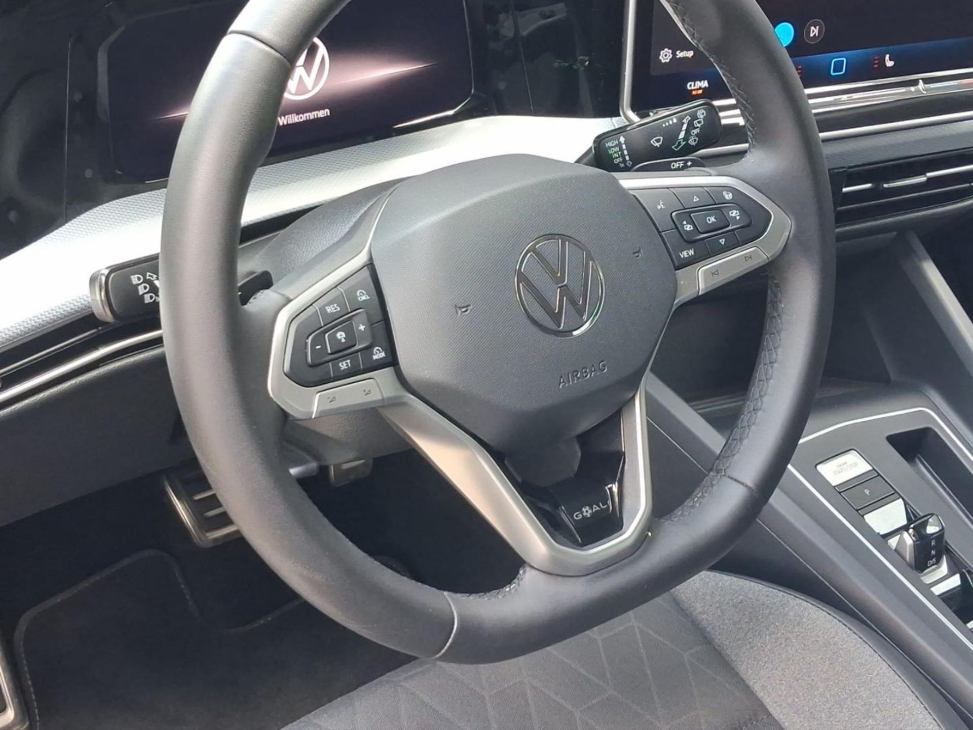 Volkswagen Golf Life