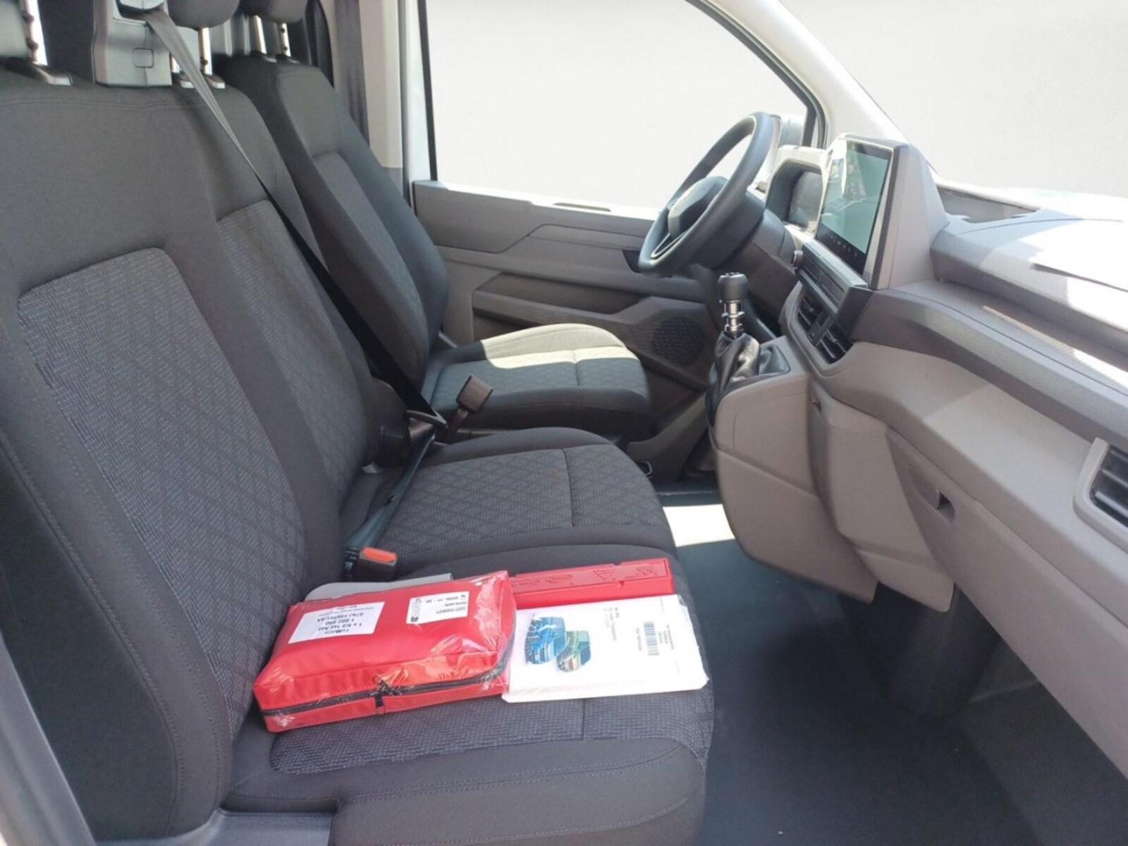 Volkswagen Transporter Kasten kurzer Radstand – Bild 4