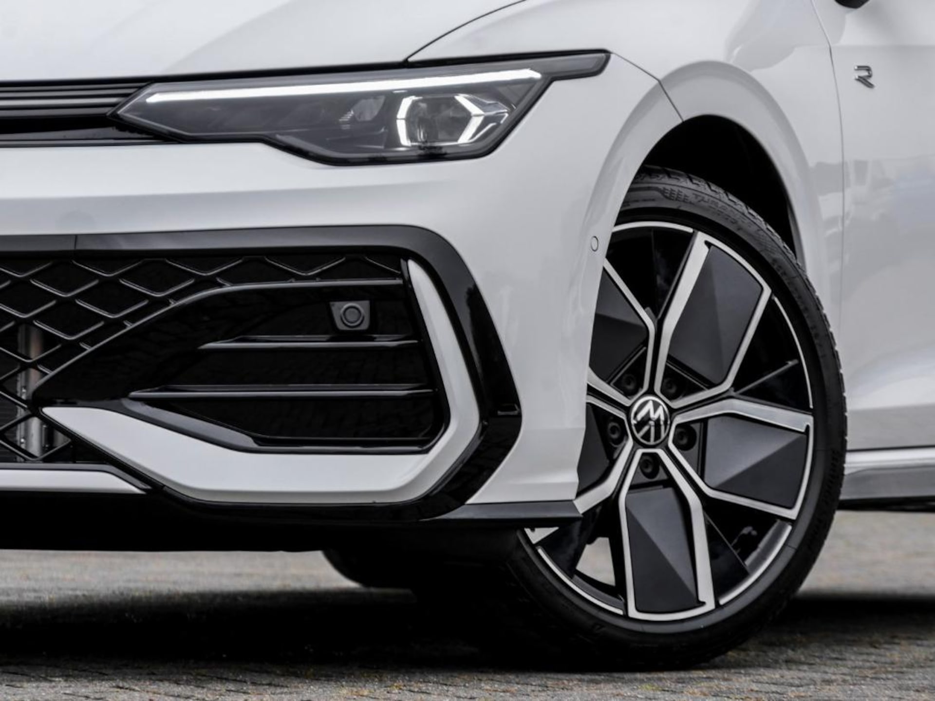 Volkswagen Golf R-Line