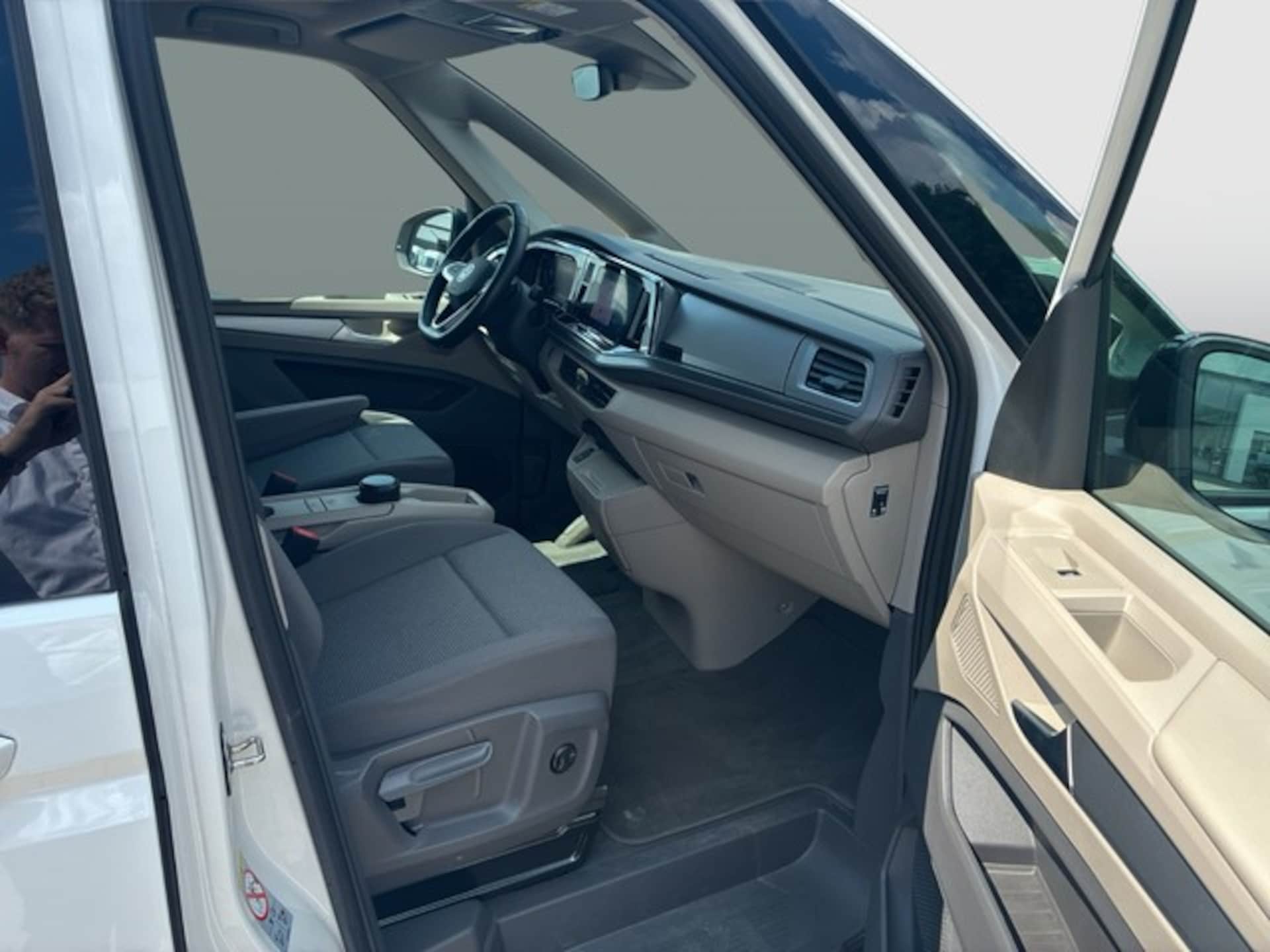 Volkswagen Multivan Basis-Modell
