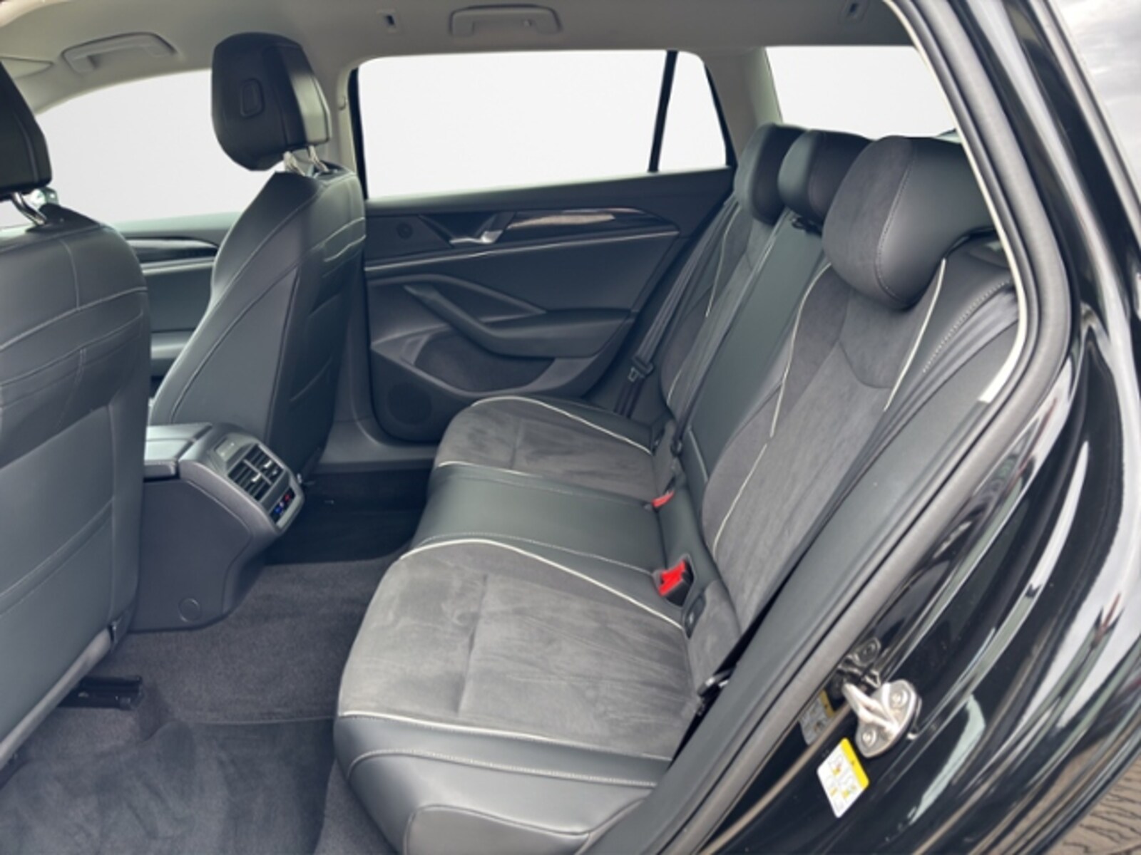 Volkswagen Passat – Bild 13