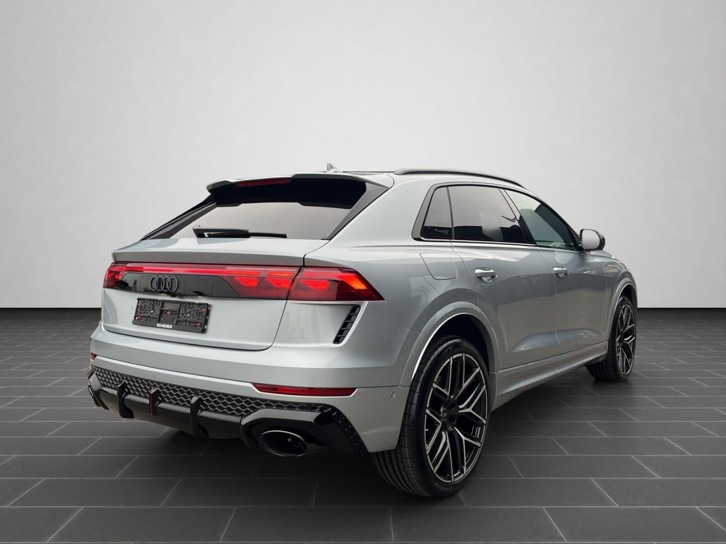 Bild über Audi RS Q8 SUV TFSI quattro 471 kW tiptronic - für weitere Informationen kontaktieren Sie den Audi Partner