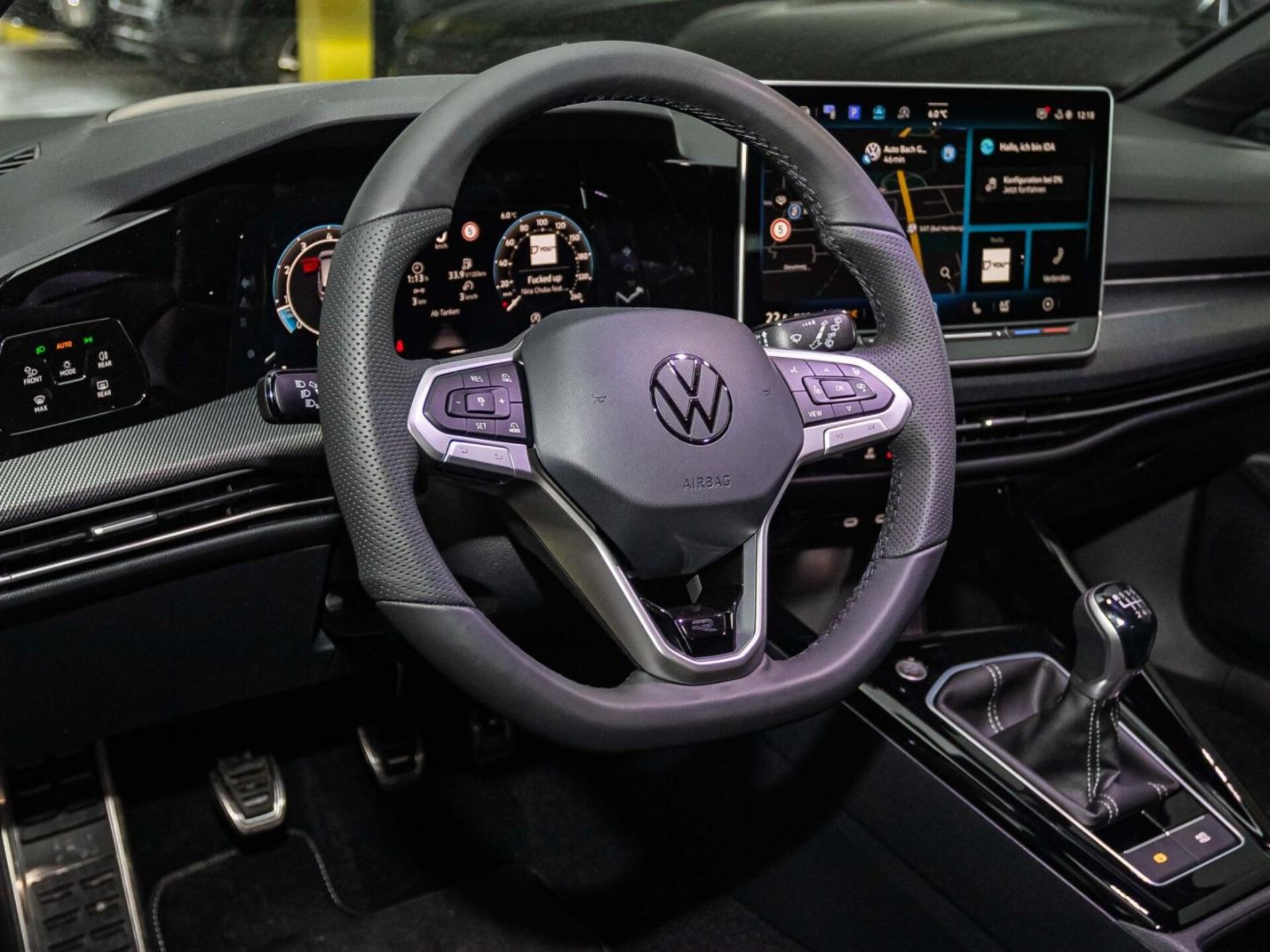 Volkswagen Golf R-Line