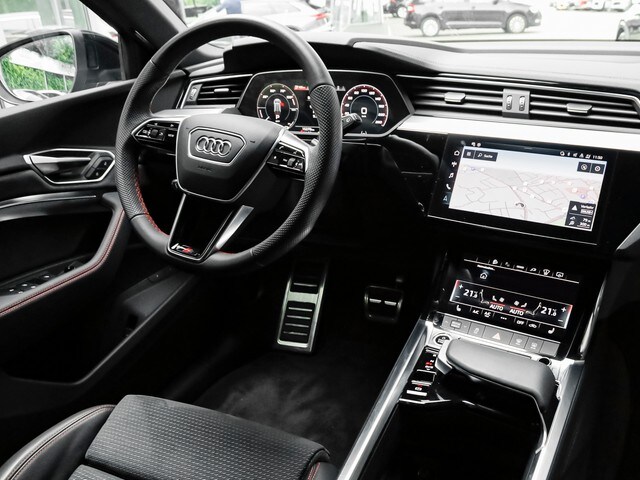 Image about Audi Q8 e-tron advanced 55 e-tron quattro