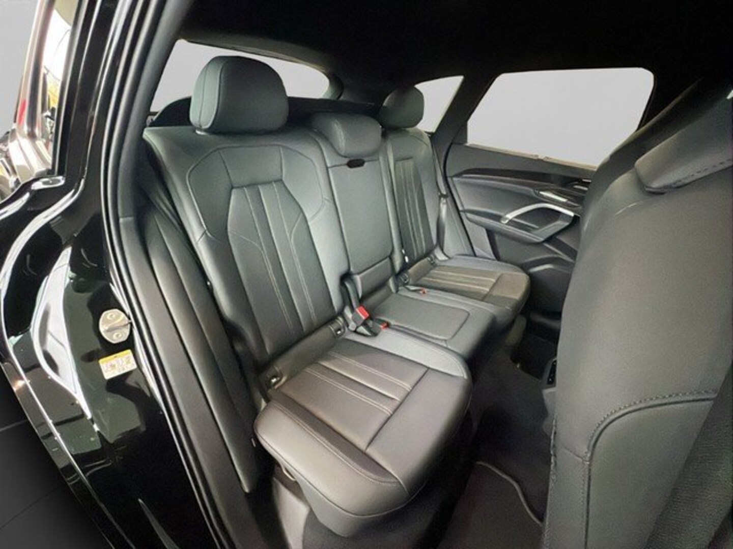 Bild über Audi Q5 SUV TDI quattro 150 kW S tronic - für weitere Informationen kontaktieren Sie den Audi Partner