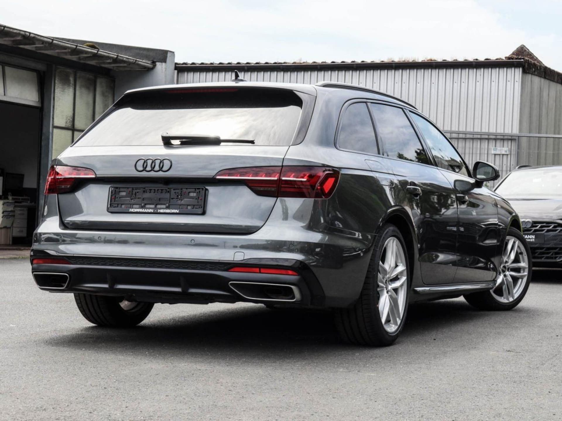 Audi A4 Avant S line