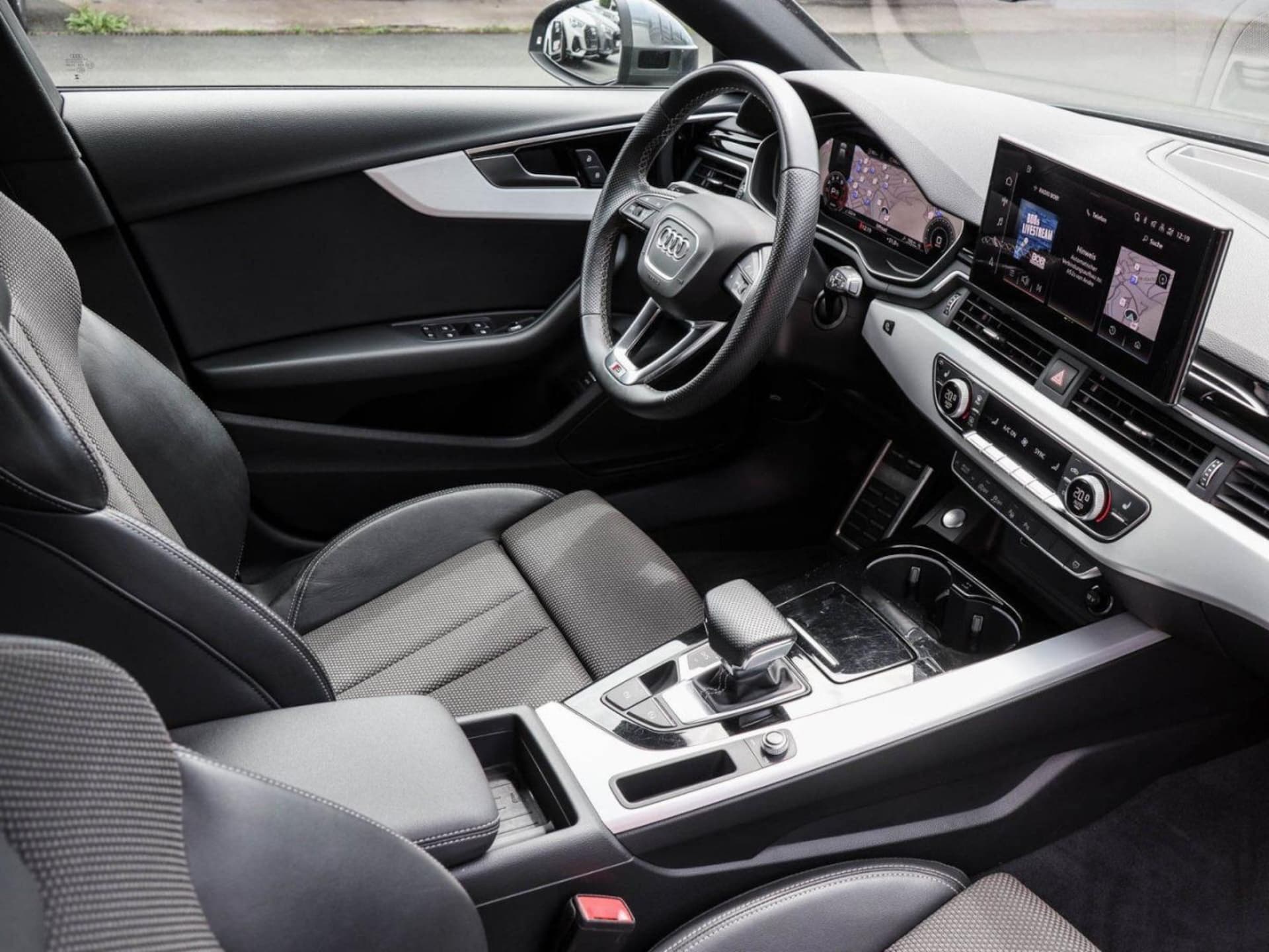 Audi A4 Avant S line