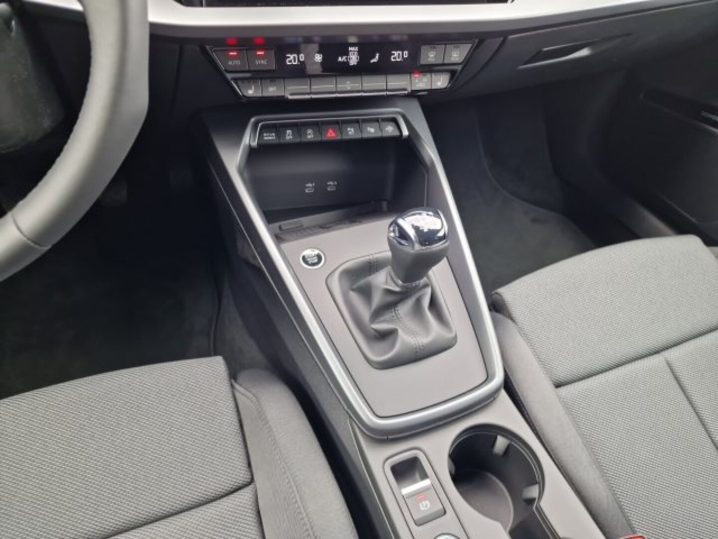 Bild über Audi A3 Sportback S line 30 TDI Schaltgetriebe - für weitere Informationen kontaktieren Sie den Audi Partner