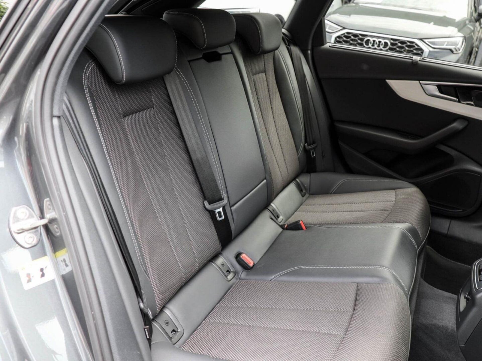 Audi A4 Avant S line