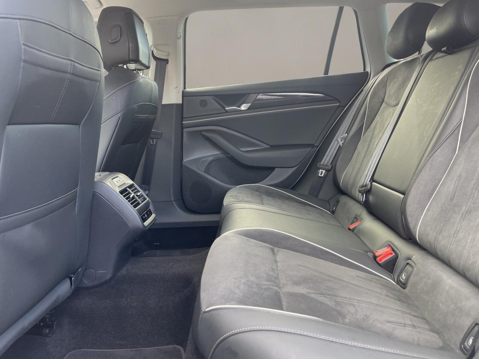 Volkswagen Passat – Bild 15
