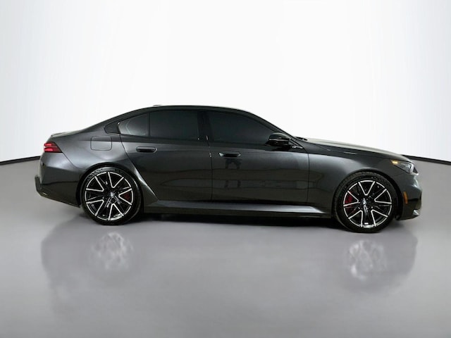 2025 BMW M5